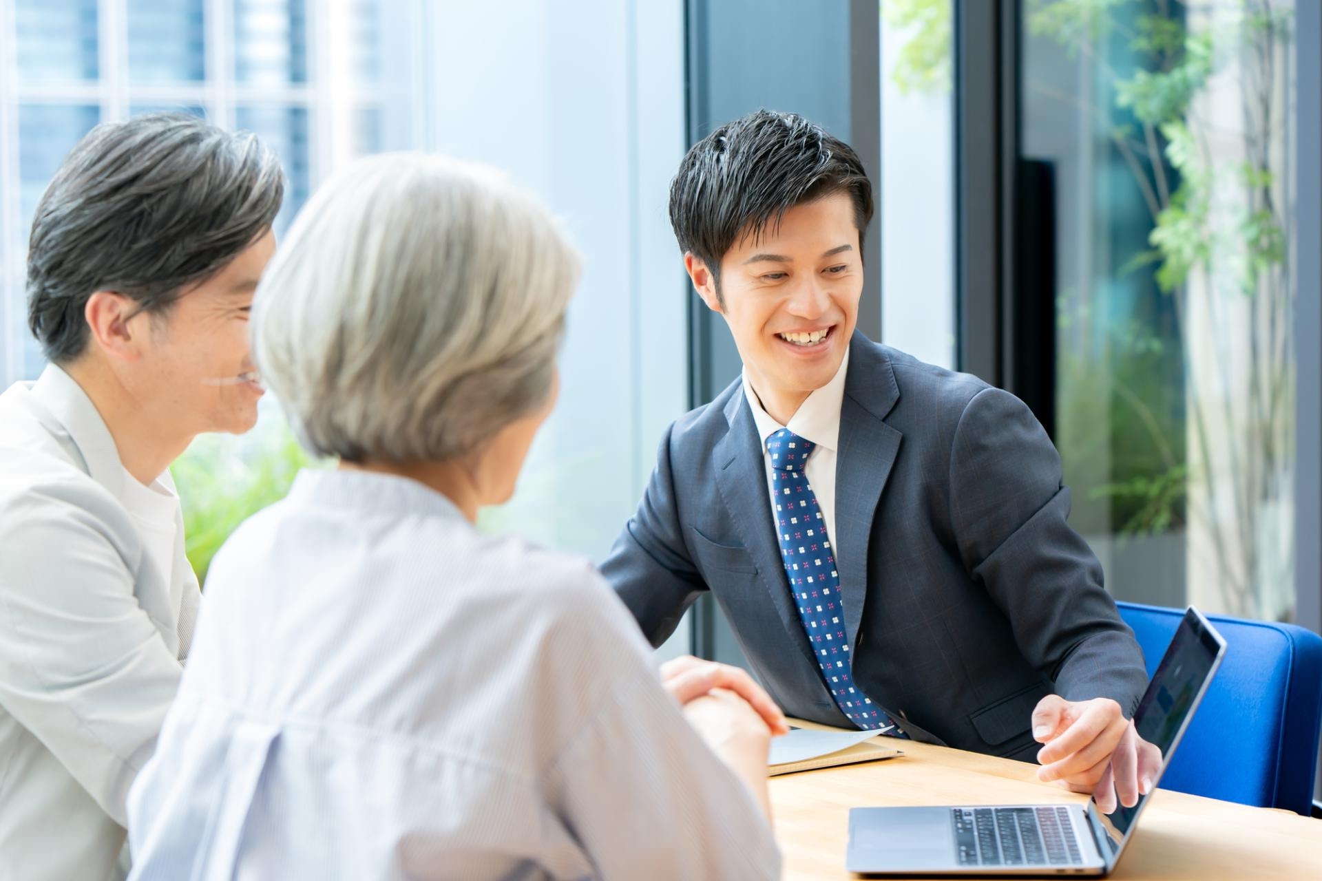 無料相談から他士業との連携、幅広い手続きまで一貫して丁寧にサポート。